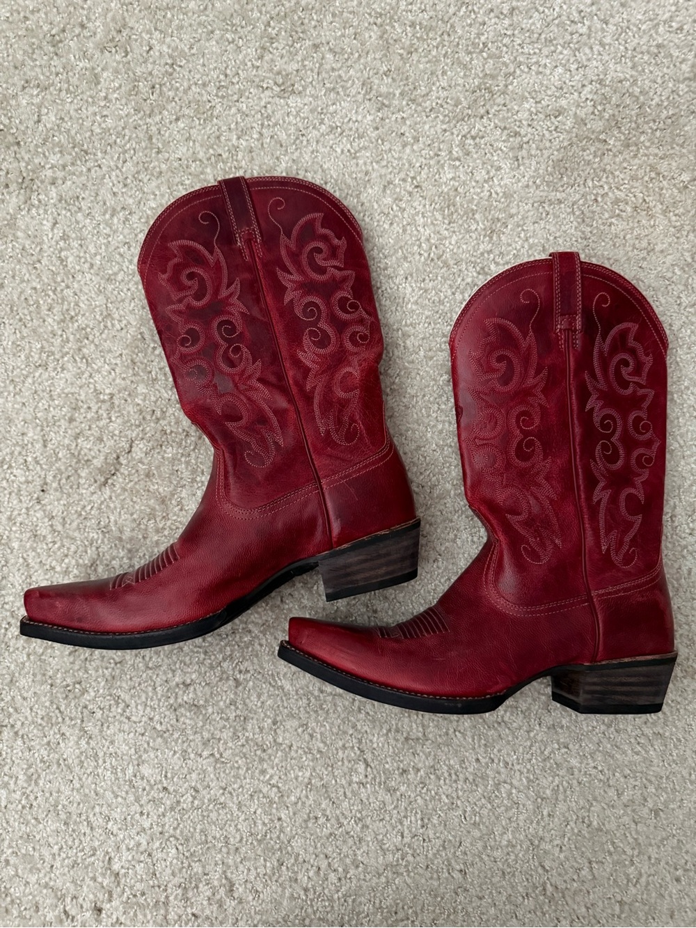 Ariat Distressed Red Leather Western Boot - Picture 2 of 6